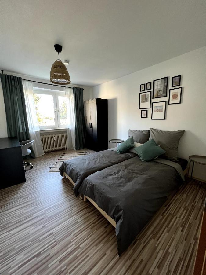 Cosy, Modern 1 Bedroom Apartment Мёнхен-Гладбах Экстерьер фото