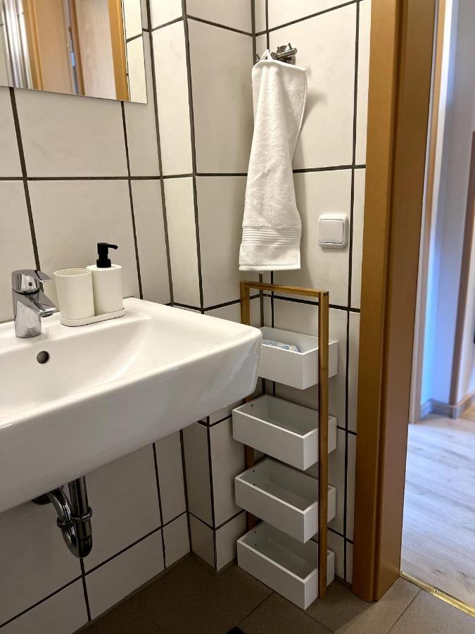 Cosy, Modern 1 Bedroom Apartment Мёнхен-Гладбах Экстерьер фото